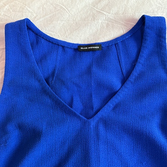 Club Monaco v neck tank in royal blue - Picture 3 of 5